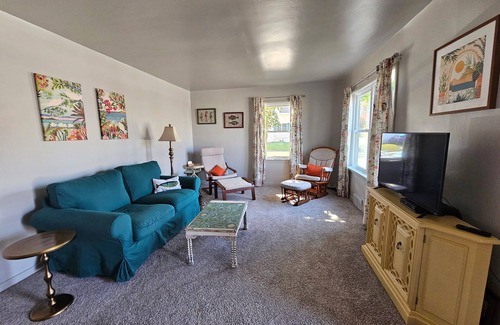 Two Rivers House | Charming 3 bedroom house in Two Rivers- Steps from Lake Michigan. Move in ready
