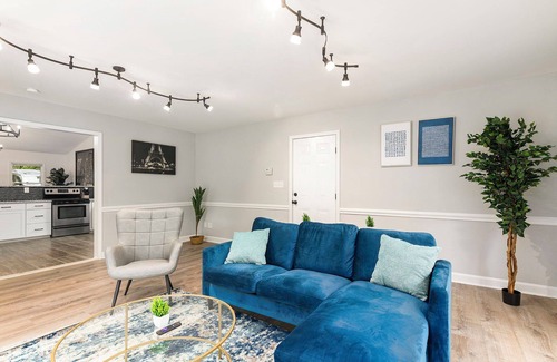 Paw Creek House | Charming 3-bedroom house in marvelous Charlotte with a pond oasis