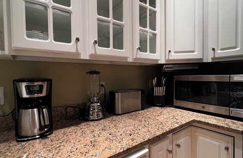 La Crosse House | Charming 3-bedroom house with WiFi and AC in beautiful La Crosse