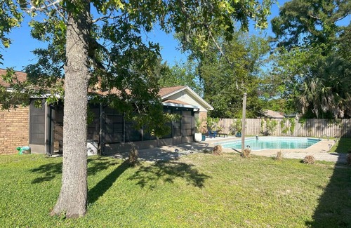 Northeast Pensacola House | Charming 3-bedroom house in delightful Pensacola with Pool