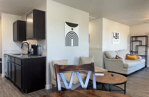 Wolfforth House | Charming 3-bedroom house with WiFi, AC in delightful Wolfforth