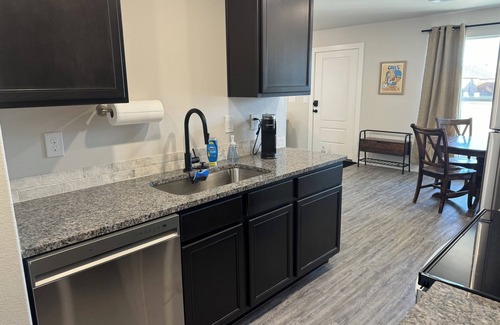 Wolfforth House | Charming 3-bedroom house with WiFi, AC in delightful Wolfforth