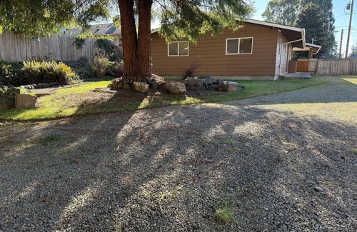 Coos Bay House | Charming 3-bedroom house in welcoming Coos Bay with WiFi