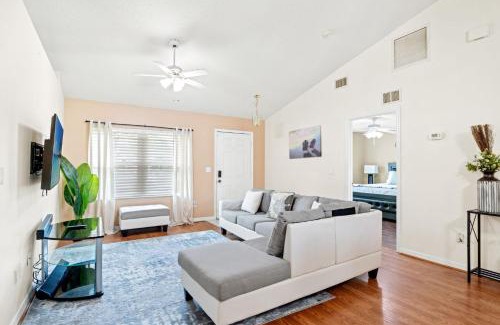 Palm Coast House | Charming 3-bedroom house & WiFi - Spotless Villas