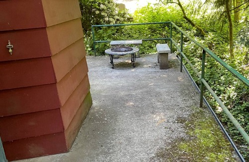Cedar Hills House | Charming 3-bedroom house surrounded by old-growth forest, Portland
