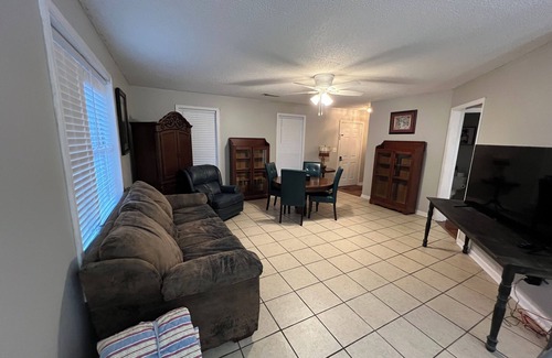 Saltillo House | Charming 3-bedroom house with AC, fitness equipment, WiFi in Saltillo