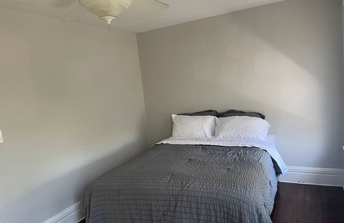 Madison House | Charming 3-bedroom house in phenomenal Madison with AC, WIFI Great Location