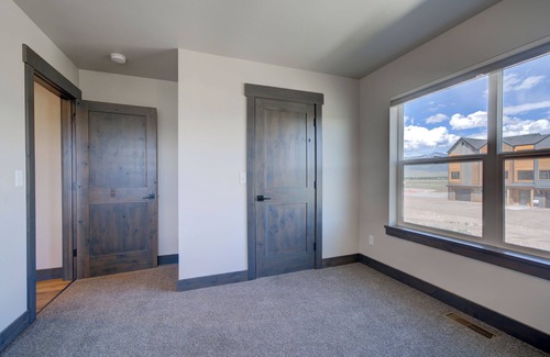 Ennis House | Charming 3-bedroom house with WiFi, AC in serene Ennis