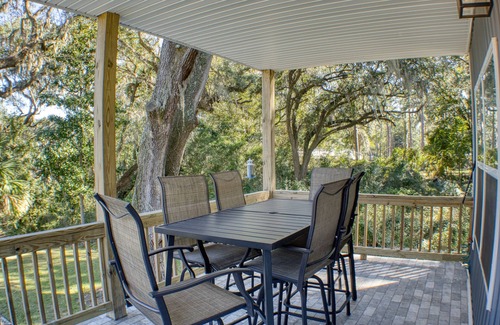 Midway House | Charming 3-bedroom house on saltwater creek in peaceful Midway