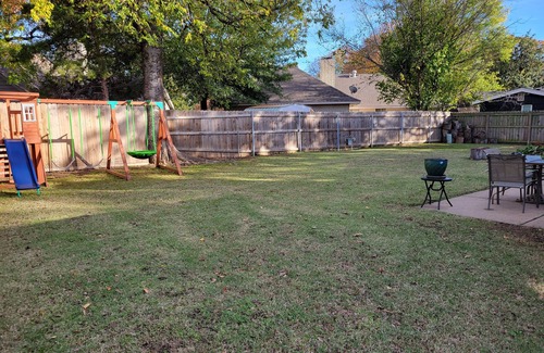 Tulsa House | Charming 3-bedroom house in Tulsa. Escape with the whole family including pets!