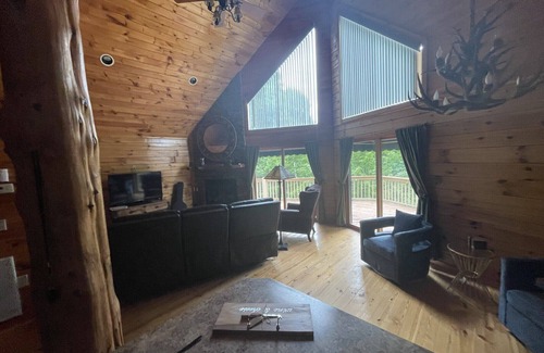 Topton Cabin | Charming 3-Bedroom Mountain Cabin in Topton – Your Perfect Getaway!