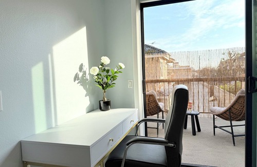 Monrovia House | Charming 3-bedroom townhome with WiFi and AC in welcoming Monrovia