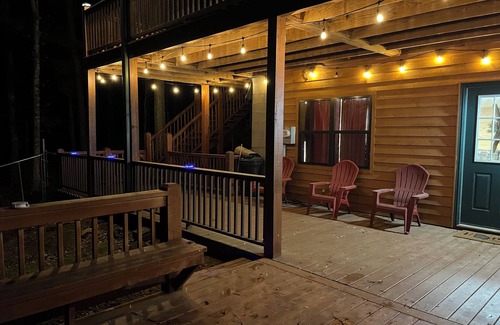 Blairsville Cabin | Charming 3 bedroom, 3 bathroom Cabin w/Game room. Wifi, wrap around porches
