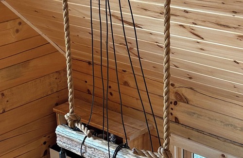 Madisonville Cabin | Charming 3-bedroom cabin with WiFi, AC in serene countryside