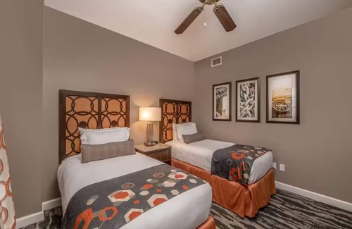 Marco Island Resort | Charming 3-bedroom resort with fitness room, WiFi in amazing Marco Island.