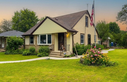 Northeast Minneapolis House | Charming 3-bedroom house in the heart of Northeast Minneapolis