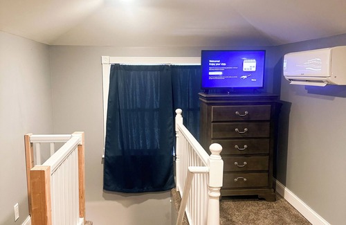 Reynoldsburg House | Charming 3-bedroom house in Reynoldsburg with Large Yard, WiFi, and pet friendly