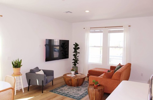 St. Cloud House | Charming 3-bedroom house with fitness room, WiFi in welcoming Saint Cloud