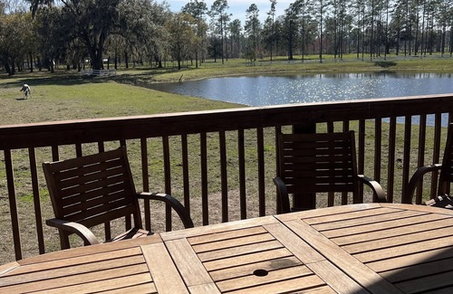 Charlton County House | Charming 3-bedroom barn lodge in Saint George.
