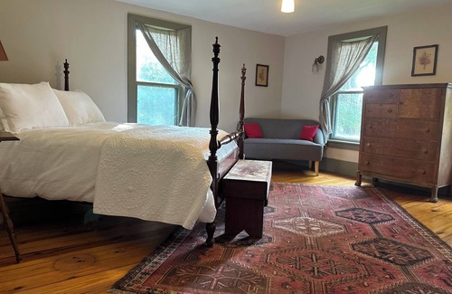 Skaneateles Other | Charming 3-bedroom farmhouse in welcoming Skaneateles, short walk to village.