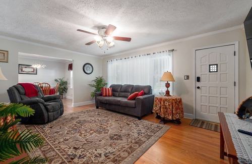 Springfield Cottage | Charming 3-bedroom cottage in Springfield with WiFi, AC