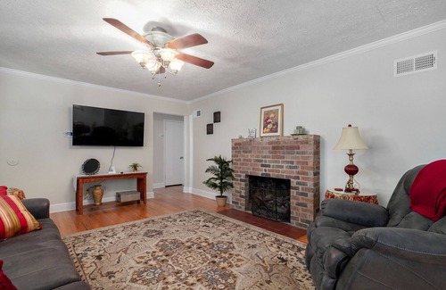 Springfield Cottage | Charming 3-bedroom cottage in Springfield with WiFi, AC