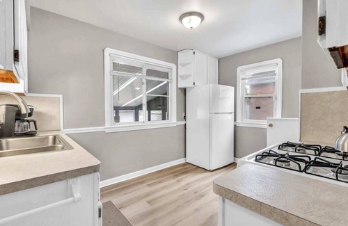 Cleveland House | Charming 3 BR Brick Lodge in Cleveland