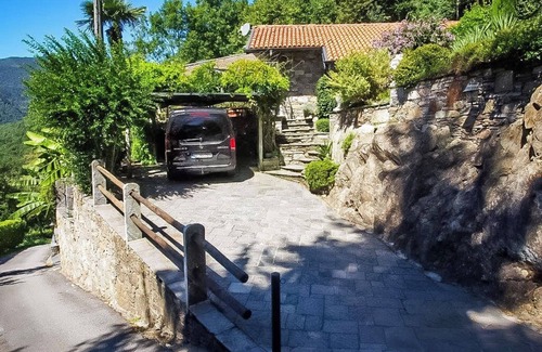 Piancassone House | Charming 3-room rustico in a quiet & sunny location with beautiful lake view