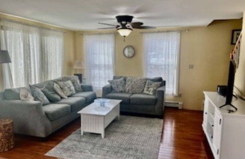 Malletts Bay Cottage | Charming 3B/R Cottage on Malletts Bay