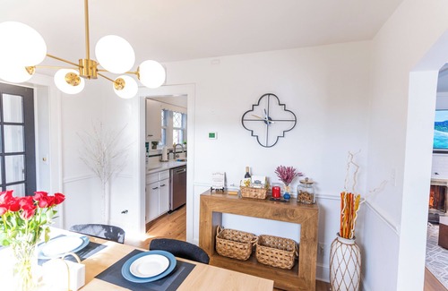 Waverly Hills House | Charming 3BR Cottage with Ample Parking in the Heart of Arlington, dog friendly