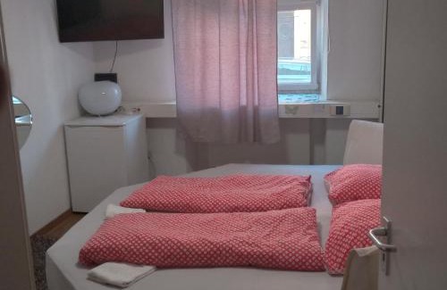 Ludwigsburg Apartment | Charming 4-Bedroom Apartment in Ludwigsburg with Central Heating