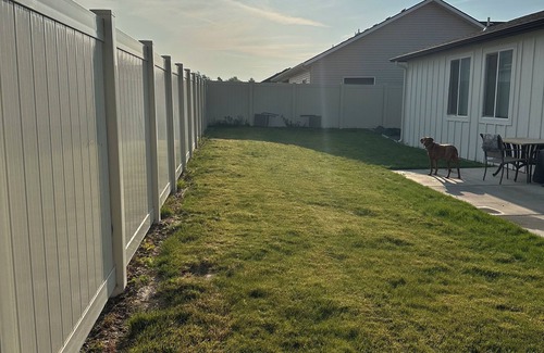 Twin Falls County House | Charming 4-bedroom , fenced yard , pet friendly in Kimberly