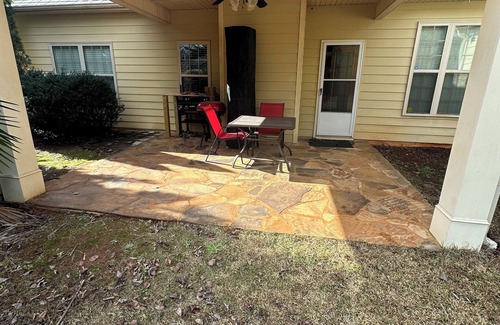 LaGrange House | Charming 4-bedroom home in lovely LaGrange 15 minutes from Great Wolf Lodge
