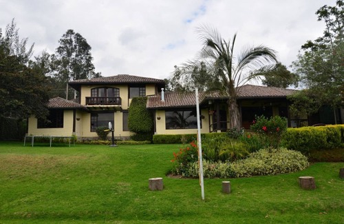 Nayon House | Charming 4-bedroom house with WiFi in Quito