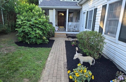 Madison - Lakeland Cottage | Charming 4-bedroom lakeside cottage in Madison. Wine weekend getaways!