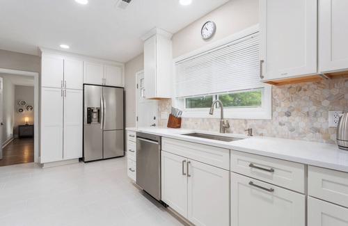 High Point House | Charming 4-Bedroom Retreat House