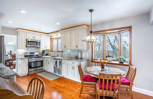 Thurston House | Charming 4BR Ann Arbor Home, Near Parks & Shops