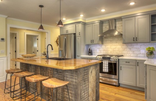 Newport House | Charming 5 Bedroom 8 Bath Home steps from Trinity Church & Downtown Newport