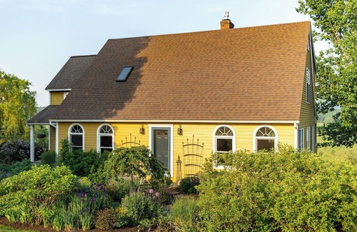 Hinesburg Cottage | Charming 5-bedroom cottage near Lake Champlain and Downtown Burlington