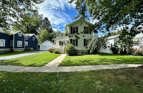 Skaneateles Historic District House | Charming 5-bedroom home located in the BEST neighborhood in Skaneateles!