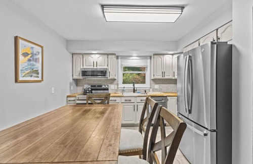 South Burlington House | Charming 5B Home in Neighborhood