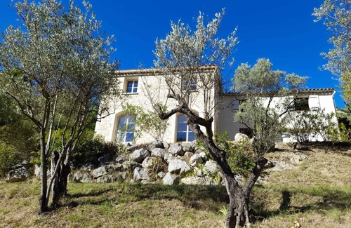 La Roche-sur-le-Buis Villa | Charming 6-person 3-bedroom villa with swimming pool and breathtaking views