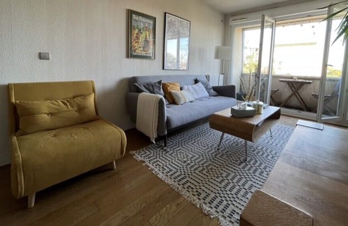 Victor Hugo - Saint-Augustin Apartment | Charming 60m² with balcony in Bordeaux