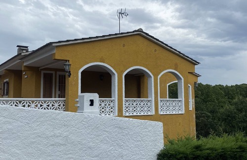 Mas Altaba Villa | Charming 8-Bed Villa in Girona