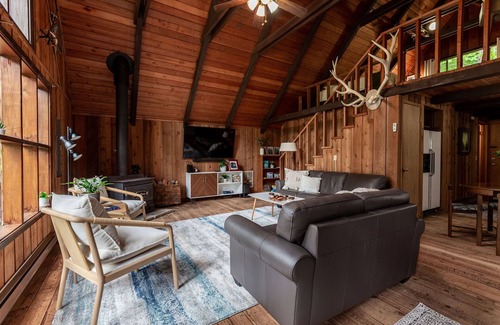Packwood Cabin | Charming A-Frame @ Mt. Rainier~Nature~Relax! Pet Friendly!