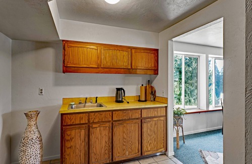 Eugene House | Charming A Frame on Wooded Hillside 5 min to Eugene