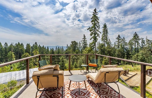 Eugene House | Charming A Frame on Wooded Hillside 5 min to Eugene