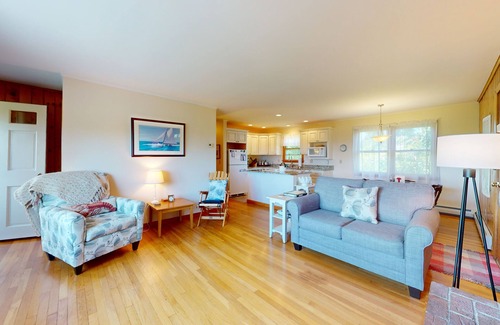Castine Cottage | Charming abode with water views, updated kitchen, & internet - dog-friendly