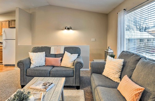 Abbott Loop House | Charming Anchorage Townhouse w/Fire Pit!