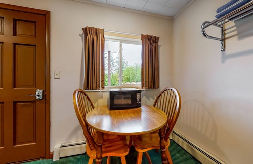 Lincoln House | Charming and casual motel in a great location with shared resort amenities